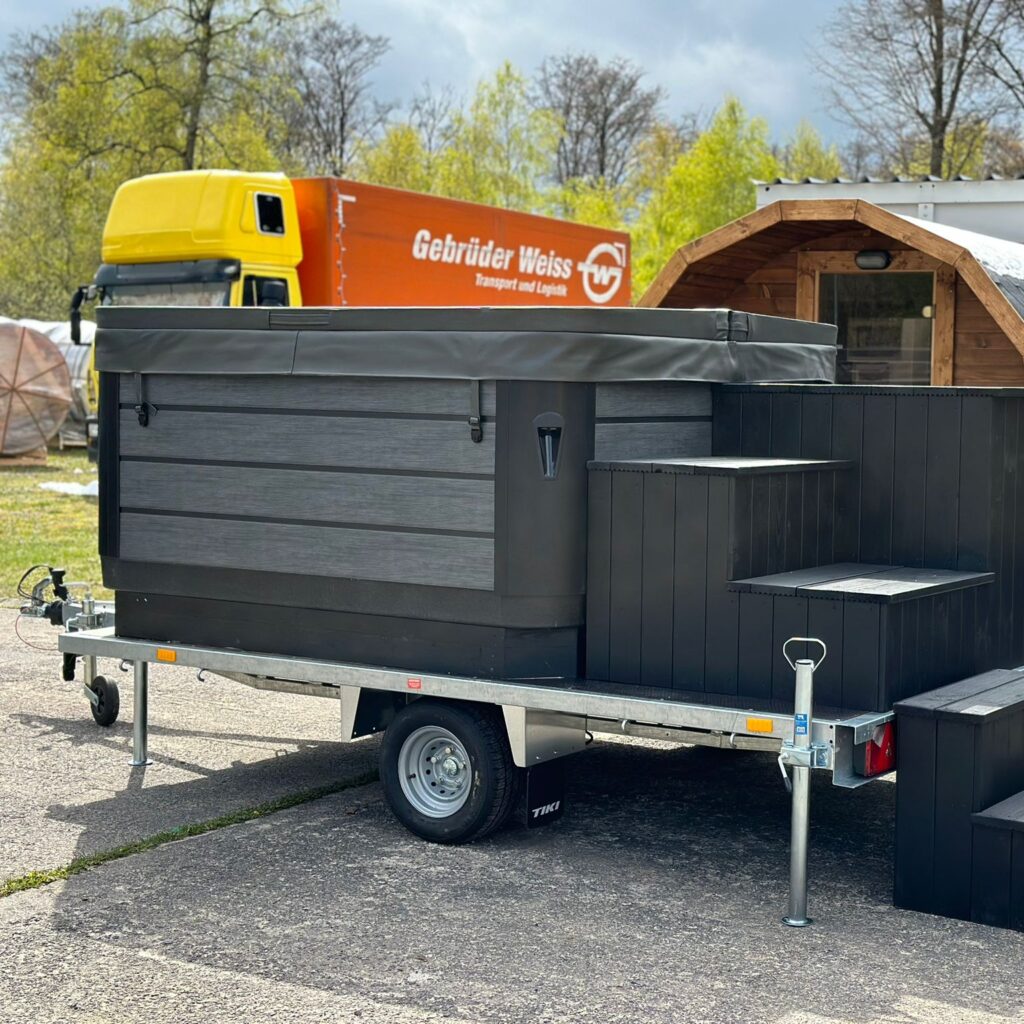 Hottub Whirlpool Anhänger mobil