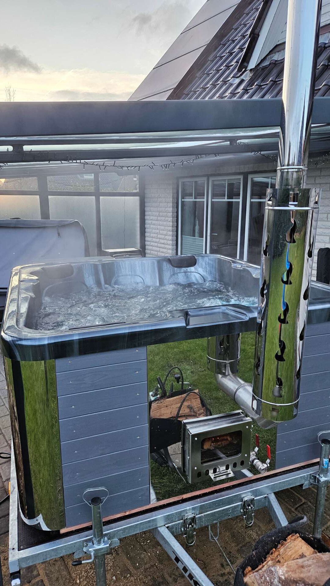 Hottub Front mit Whirlpooldüsen