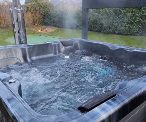 Hot Tub mit Luftsprudeldüsen Hot Tub mit Luftsprudeldüsen
